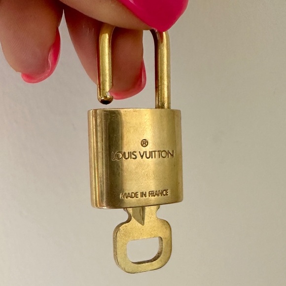 Louis Vuitton lock with key 316 - Picture 1 of 2